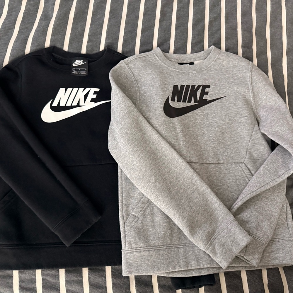 2 Nike Sweatshirts with Logo
